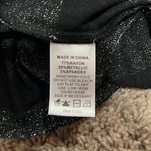 Two by Vince Camuto Black & Silver Top - M - Picture 5 of 6